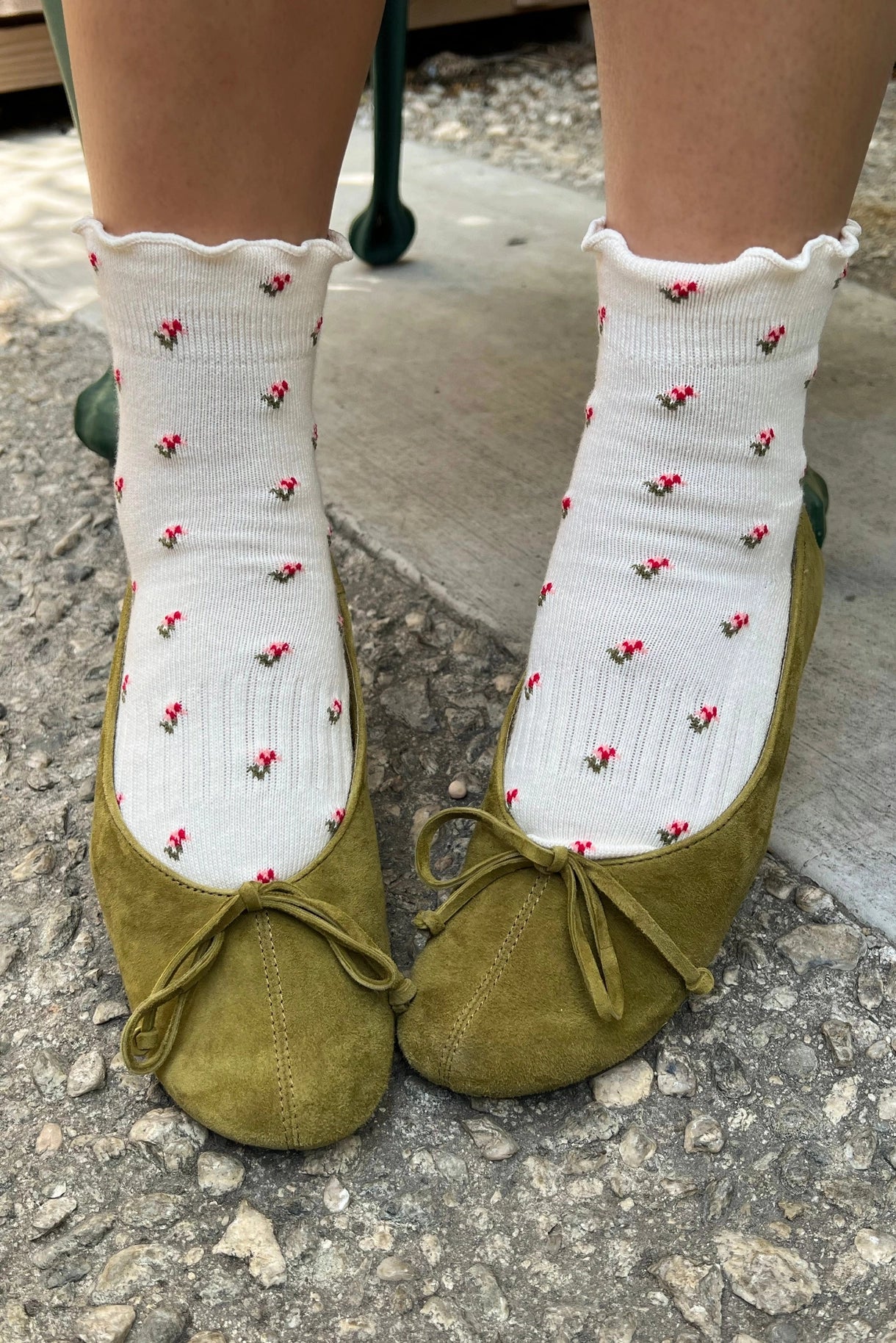 Ruffled Hugger Crew Socks in Cream Petal