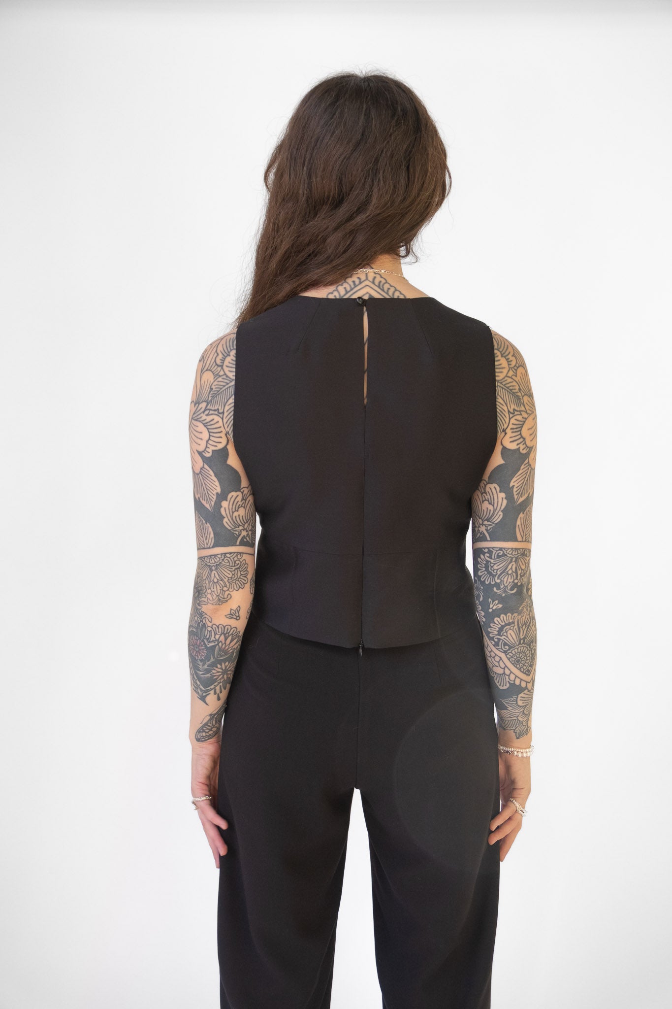 Darter Top in Black New Innsbruck