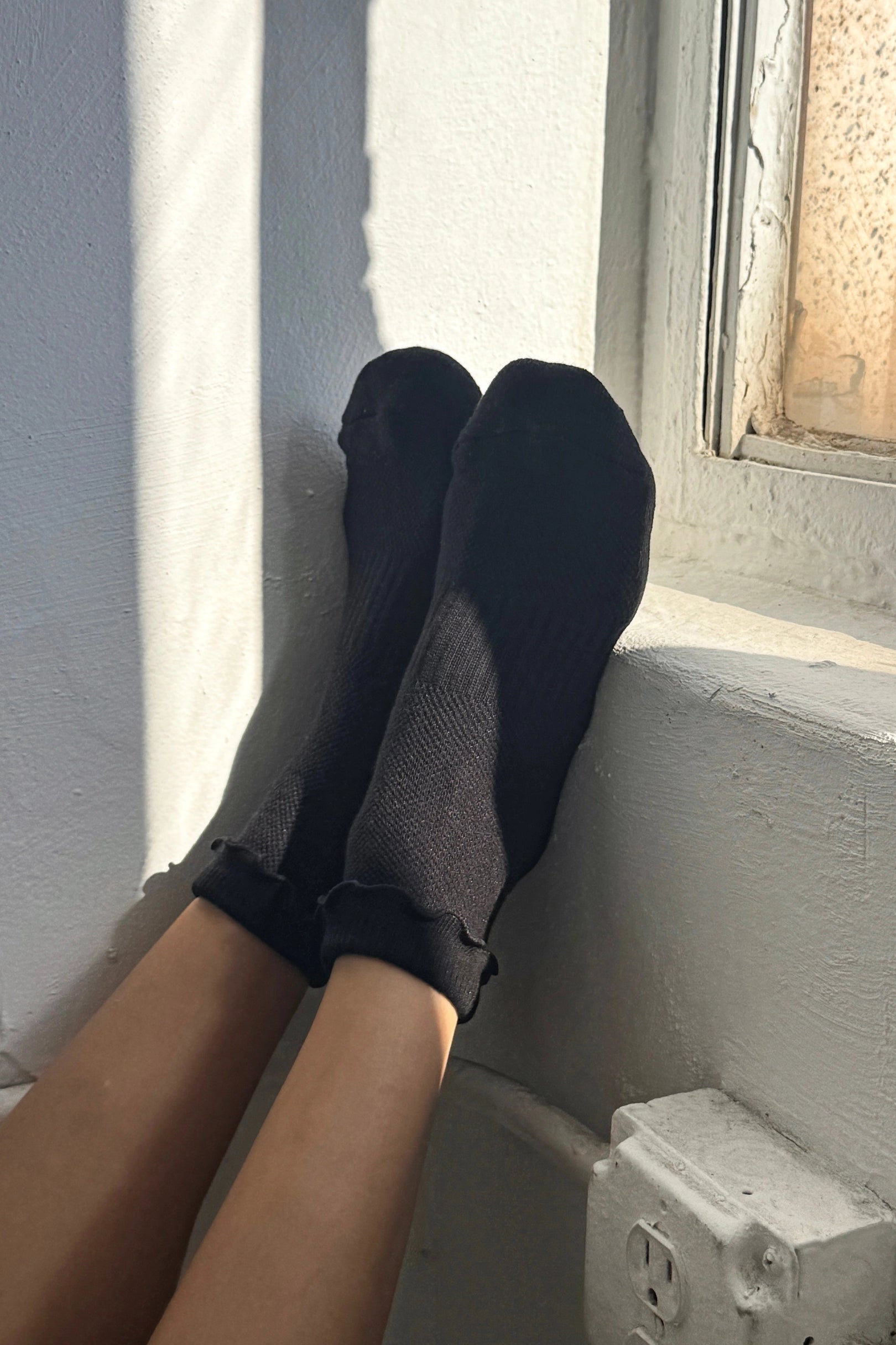 Ruffled Hugger Crew Socks in Black on Black
