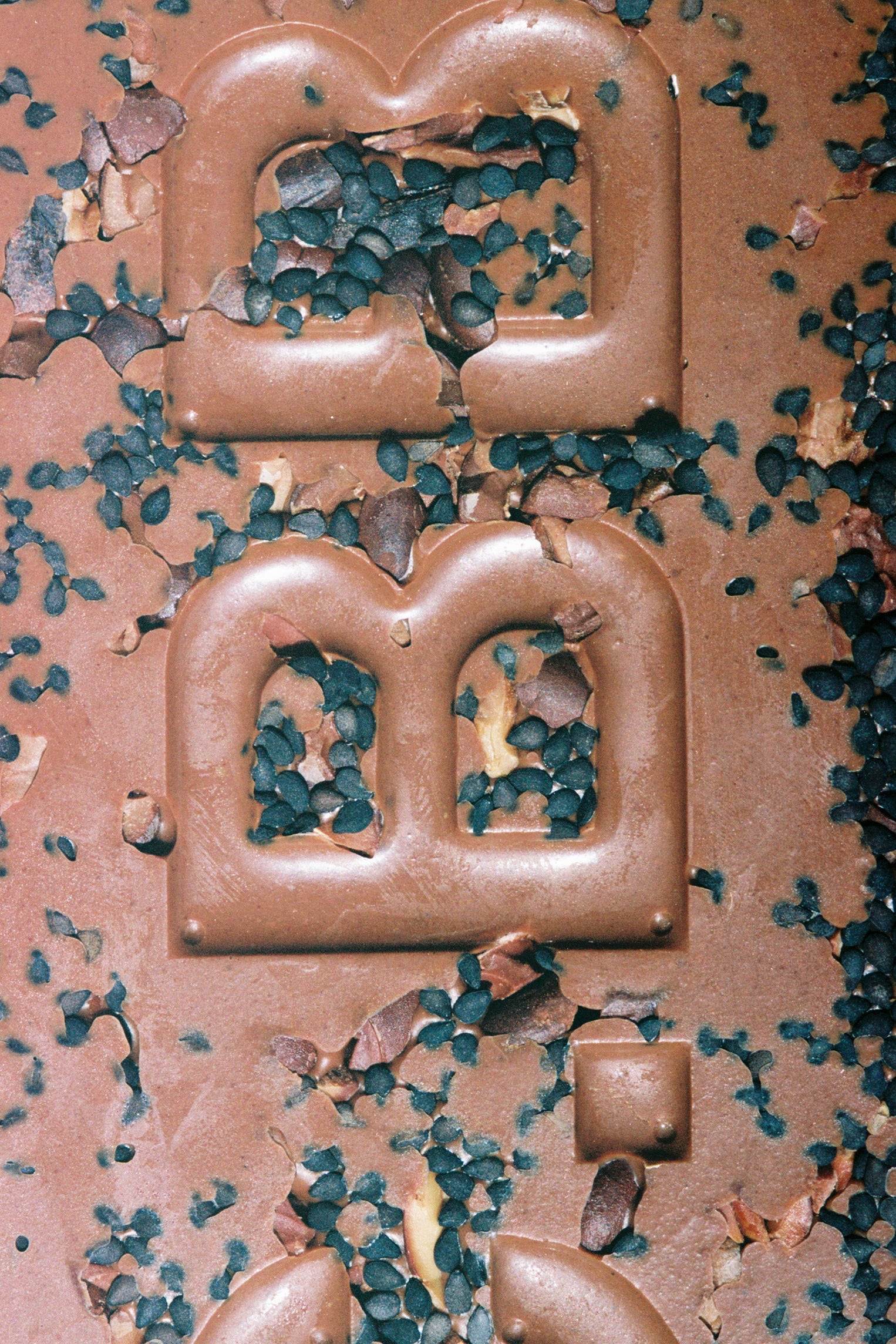 Black Toasted Sesame, Cacao Shell & Nibs Dark Chocolate Bar