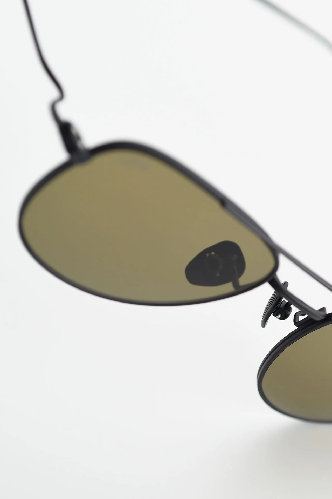 Echo in Black & Olive