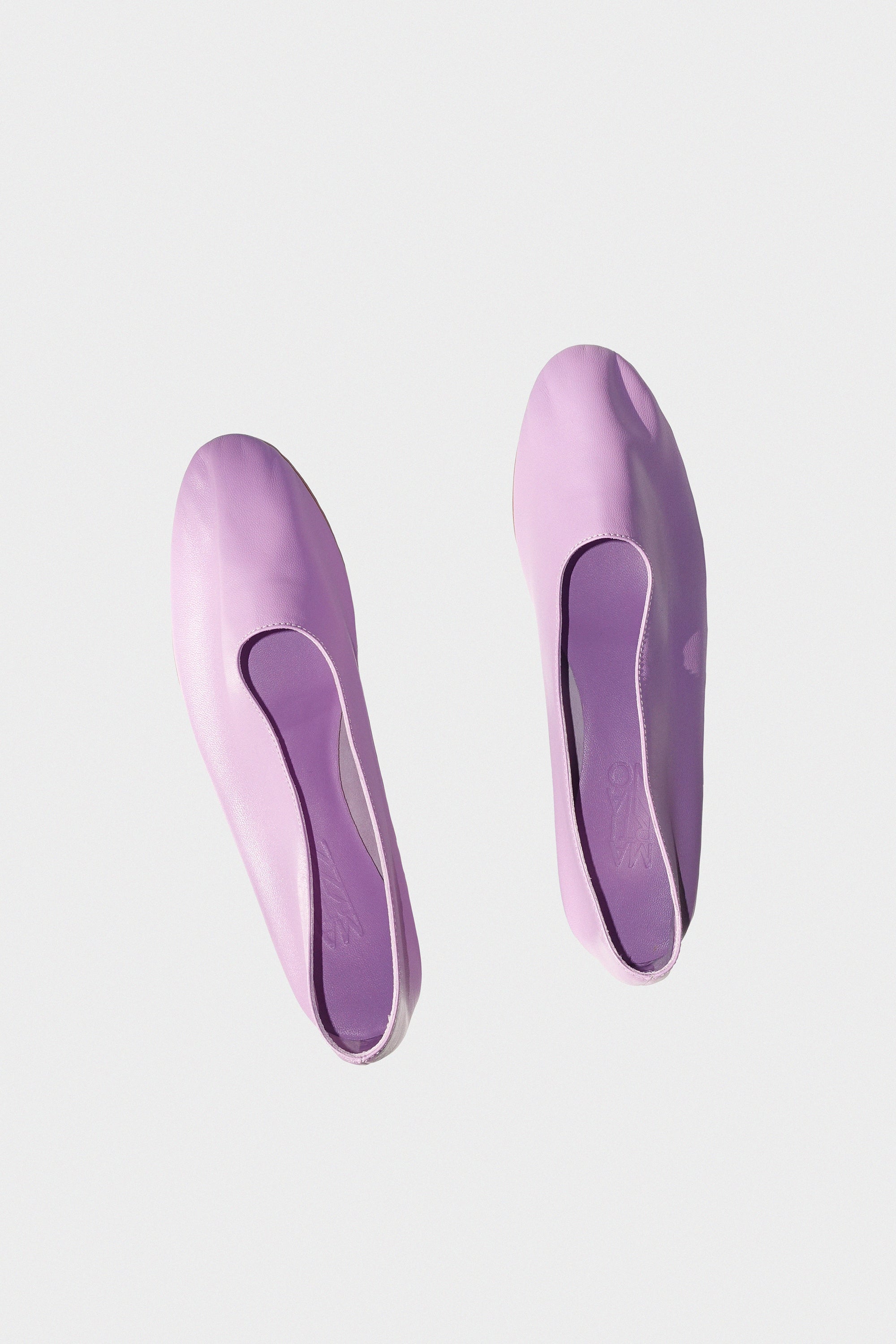 Glove in Lilac by Martiniano