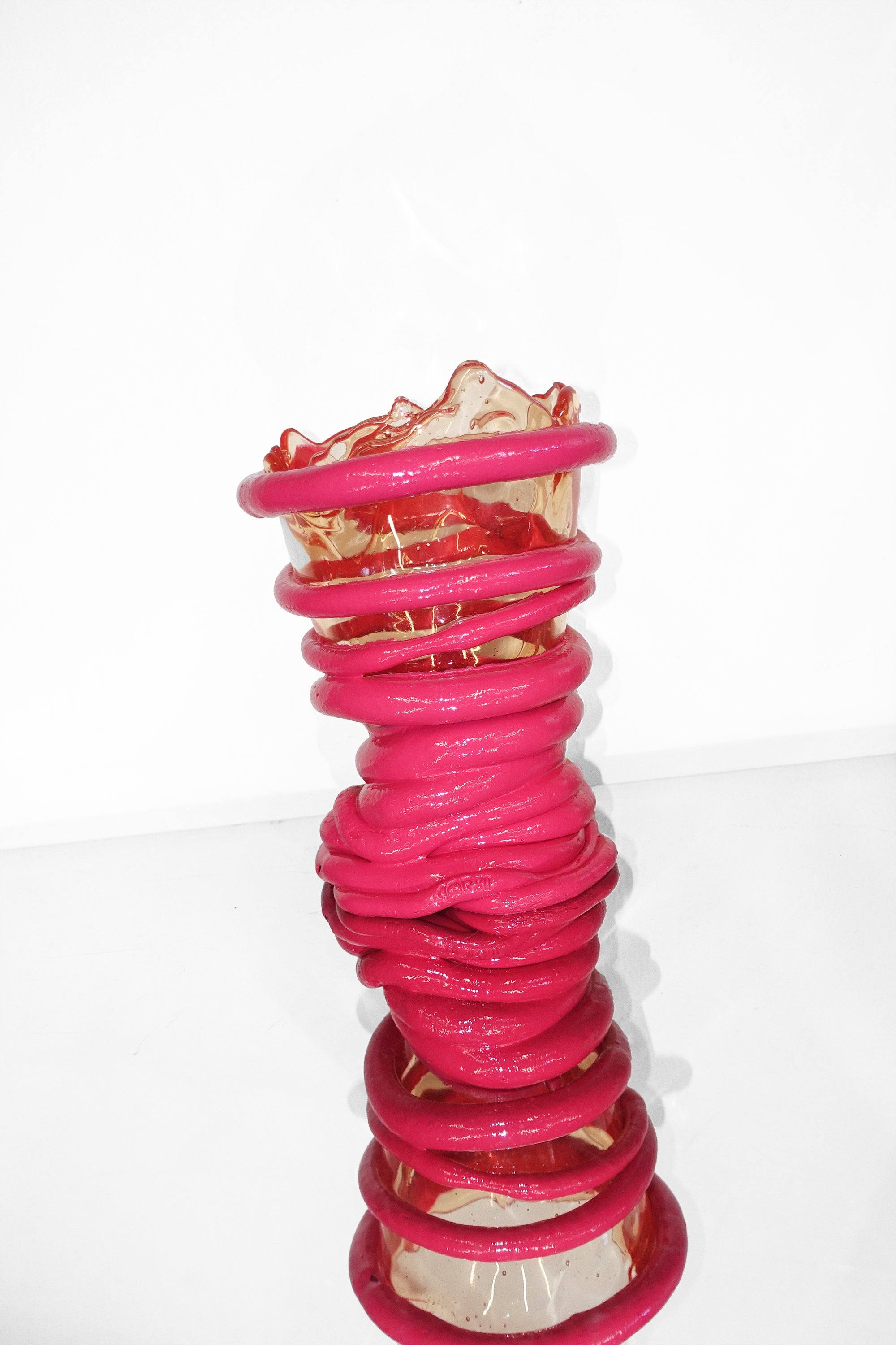 Pompitu I Vase in Clear Ruby & Matte Fuchsia - Small BY FISH DESIGN BY GAETANO PESCE