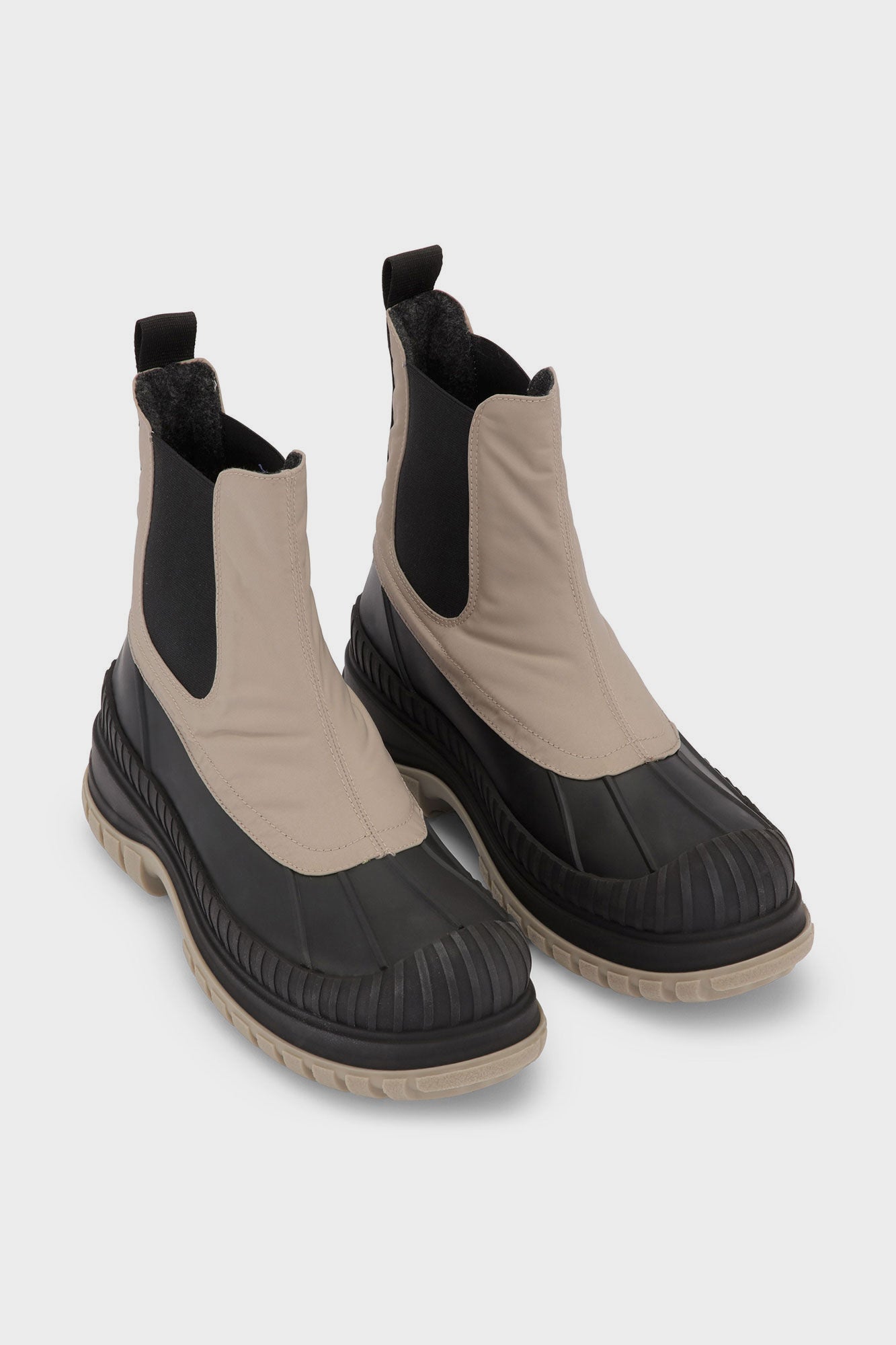 Outdoor Chelsea Boots in Sand
