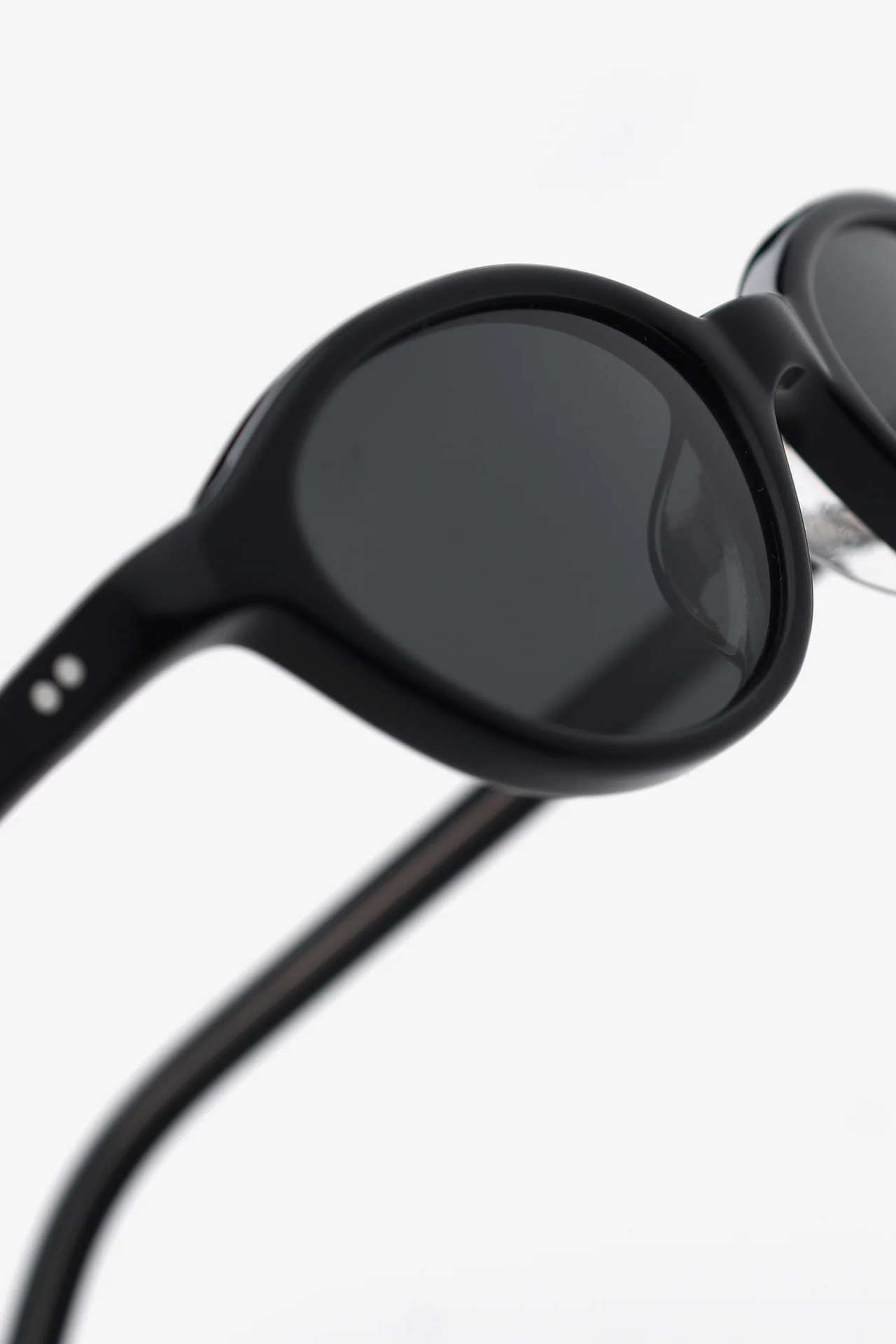 Alien in Black & Black