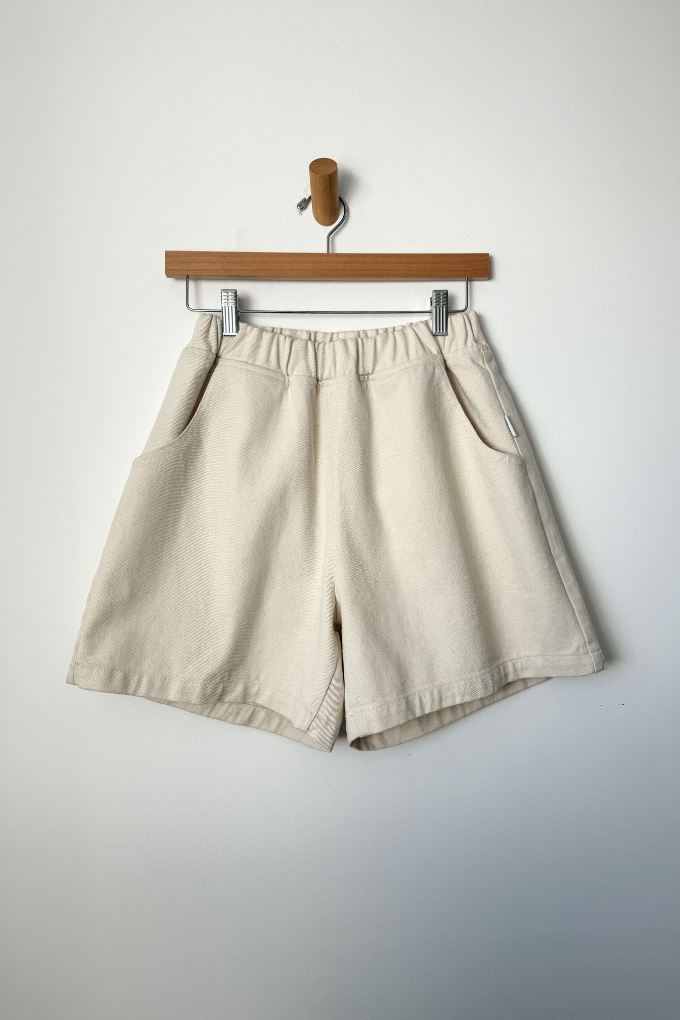 City Shorts in Naturel