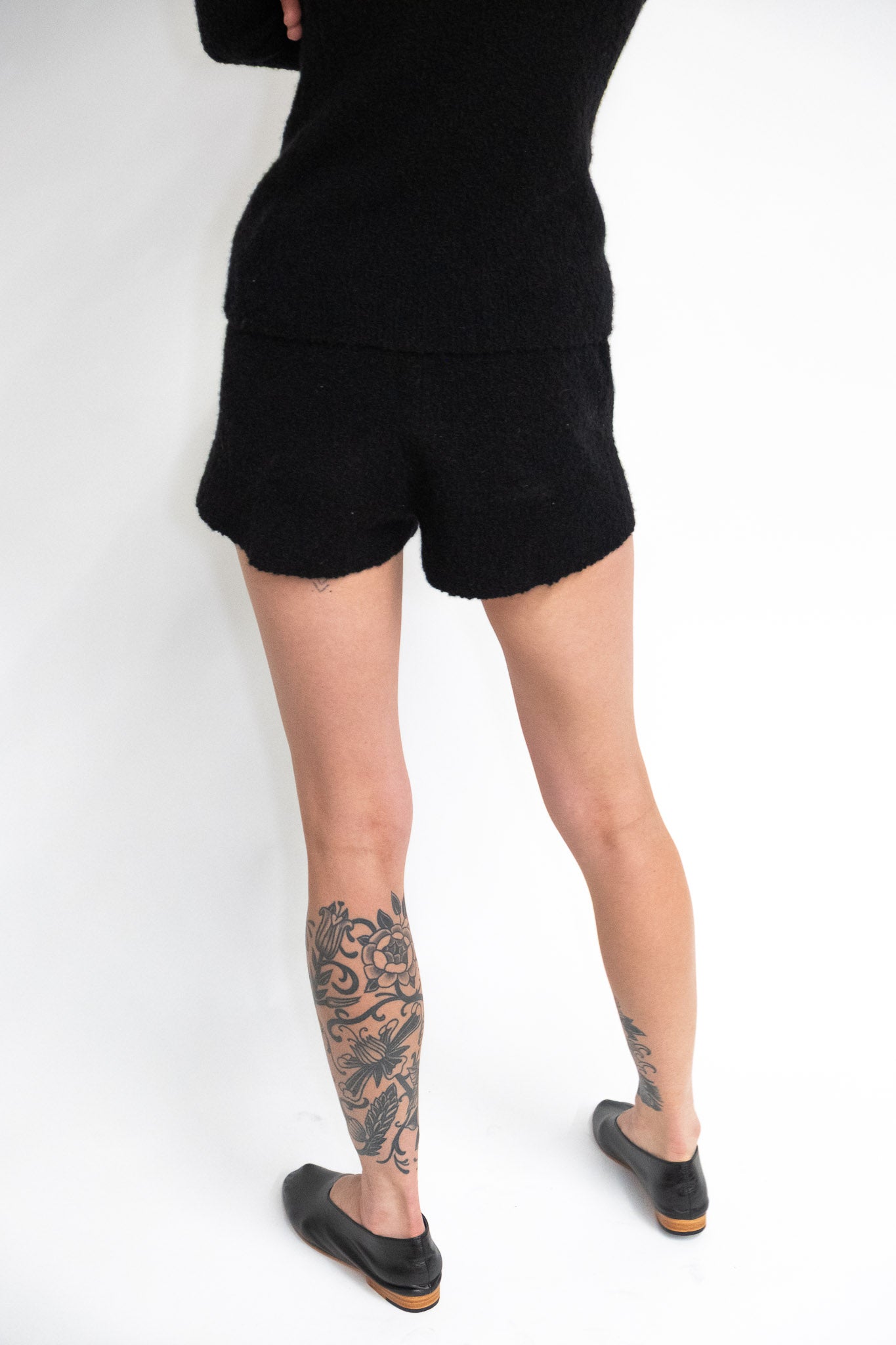 Leni Short in Black