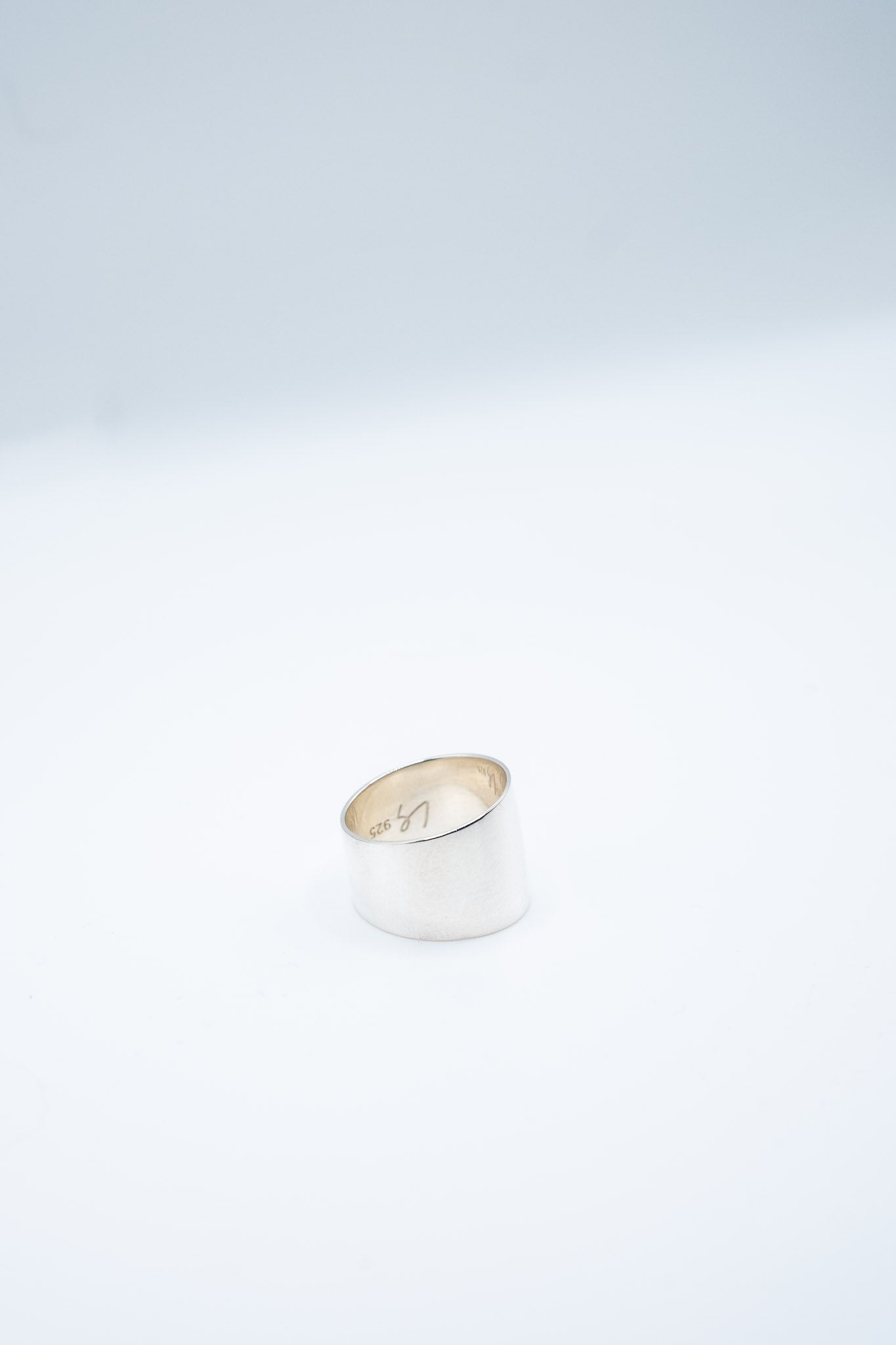 Garbo Band in Sterling Silver