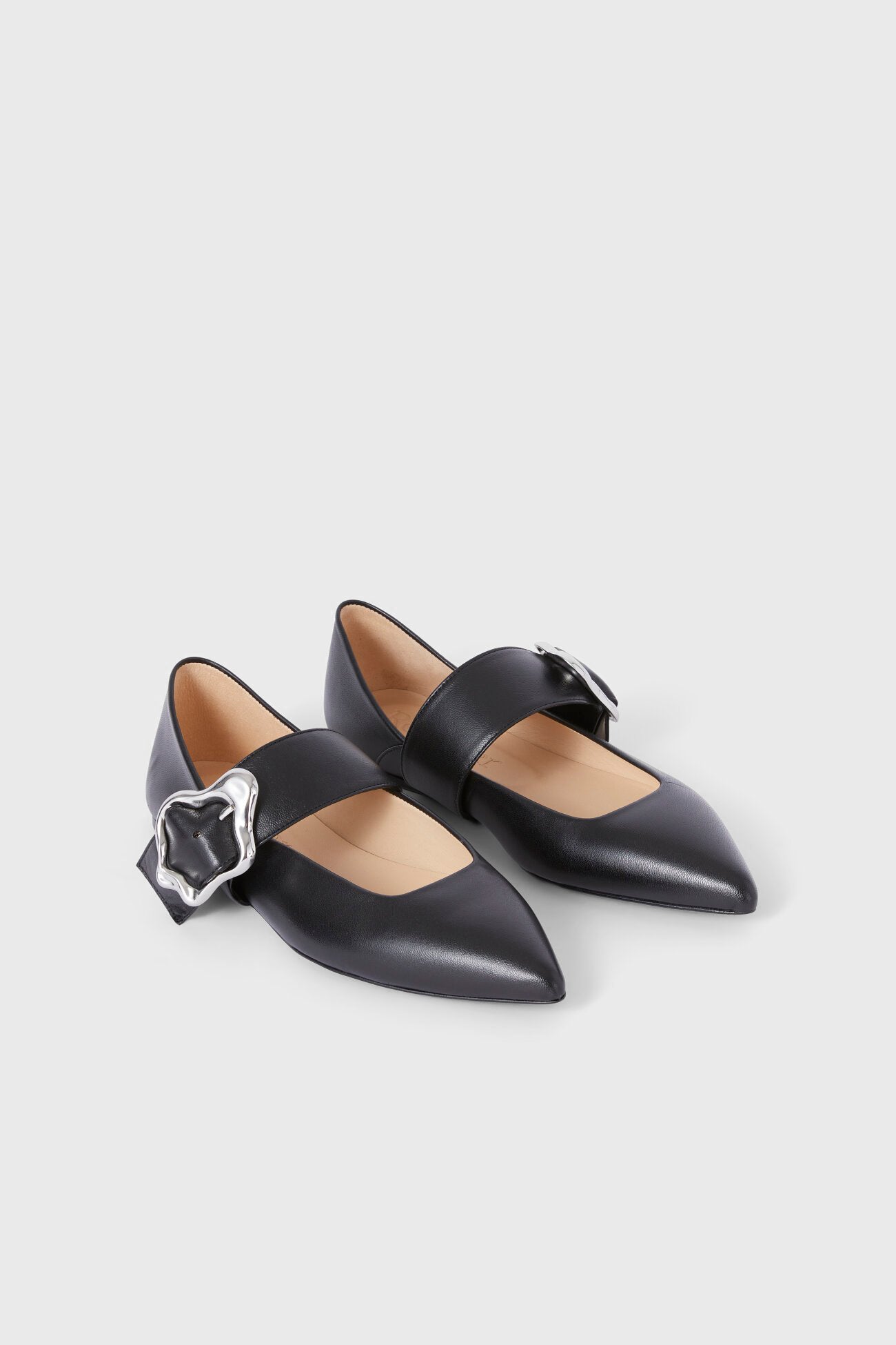  Aura Coral Flats in Black by Rodebjer