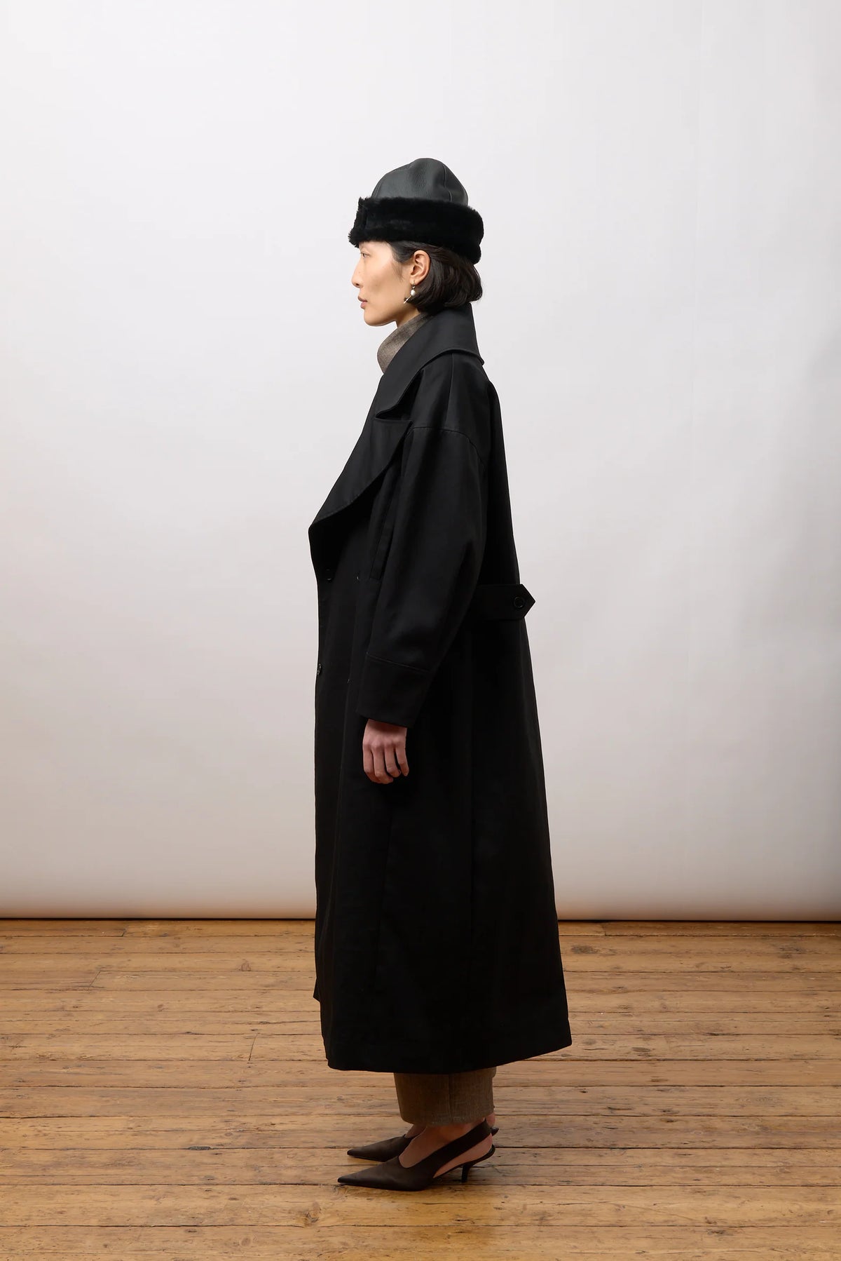 Agnes Mac in Black