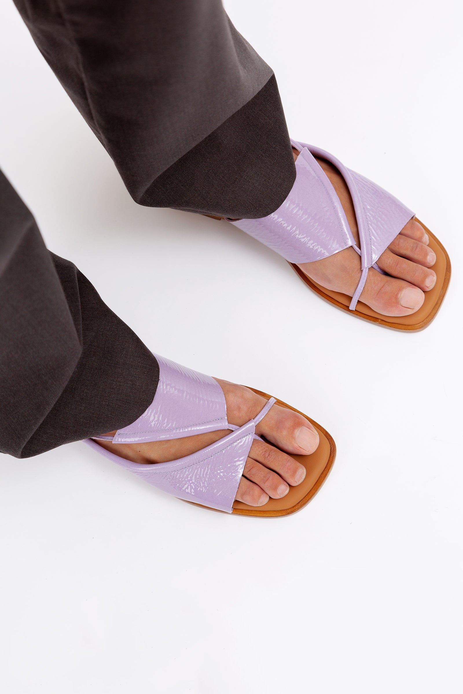 Clava Sandal in Glossy Crinkled Lavender