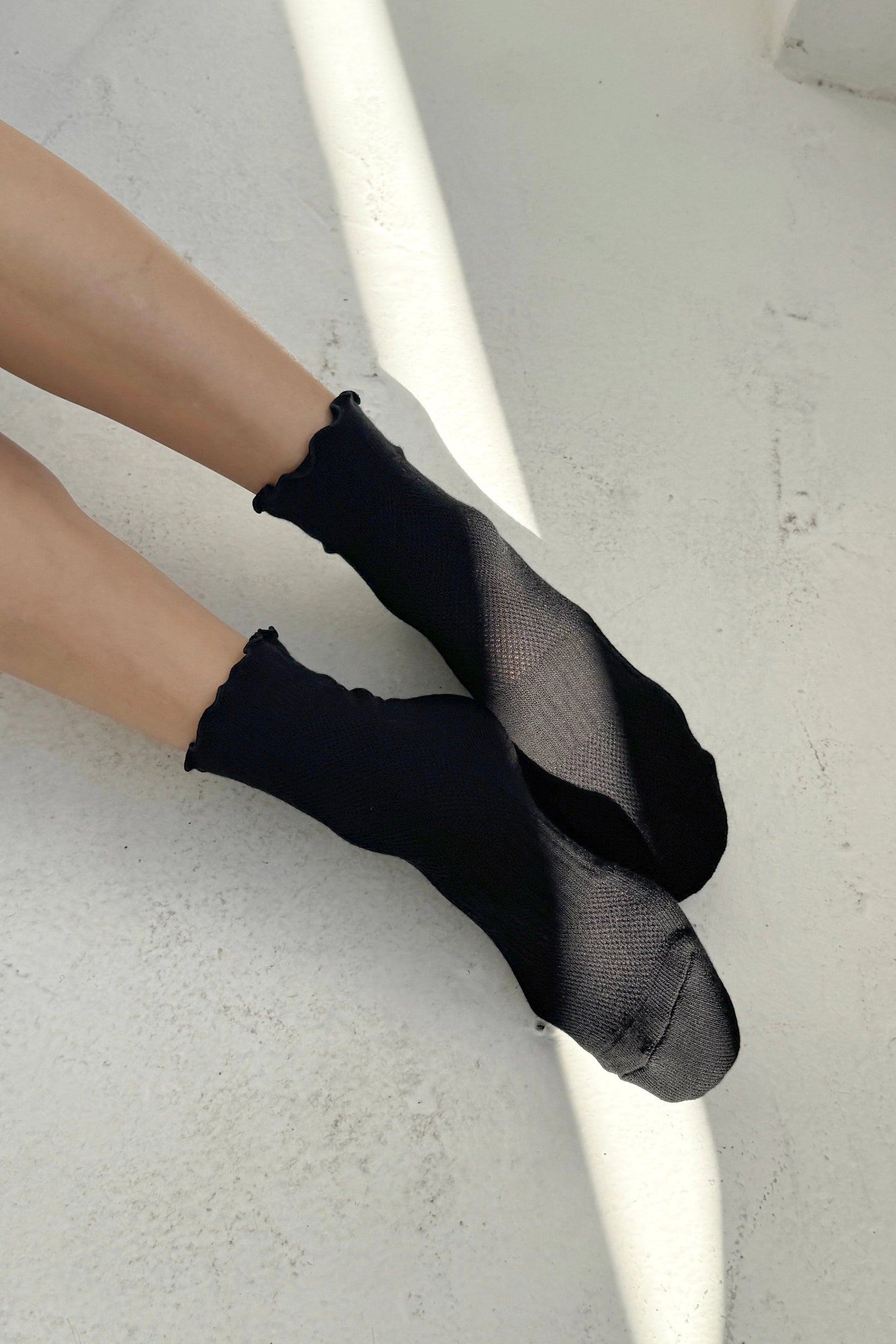 Ruffled Hugger Crew Socks in Black on Black