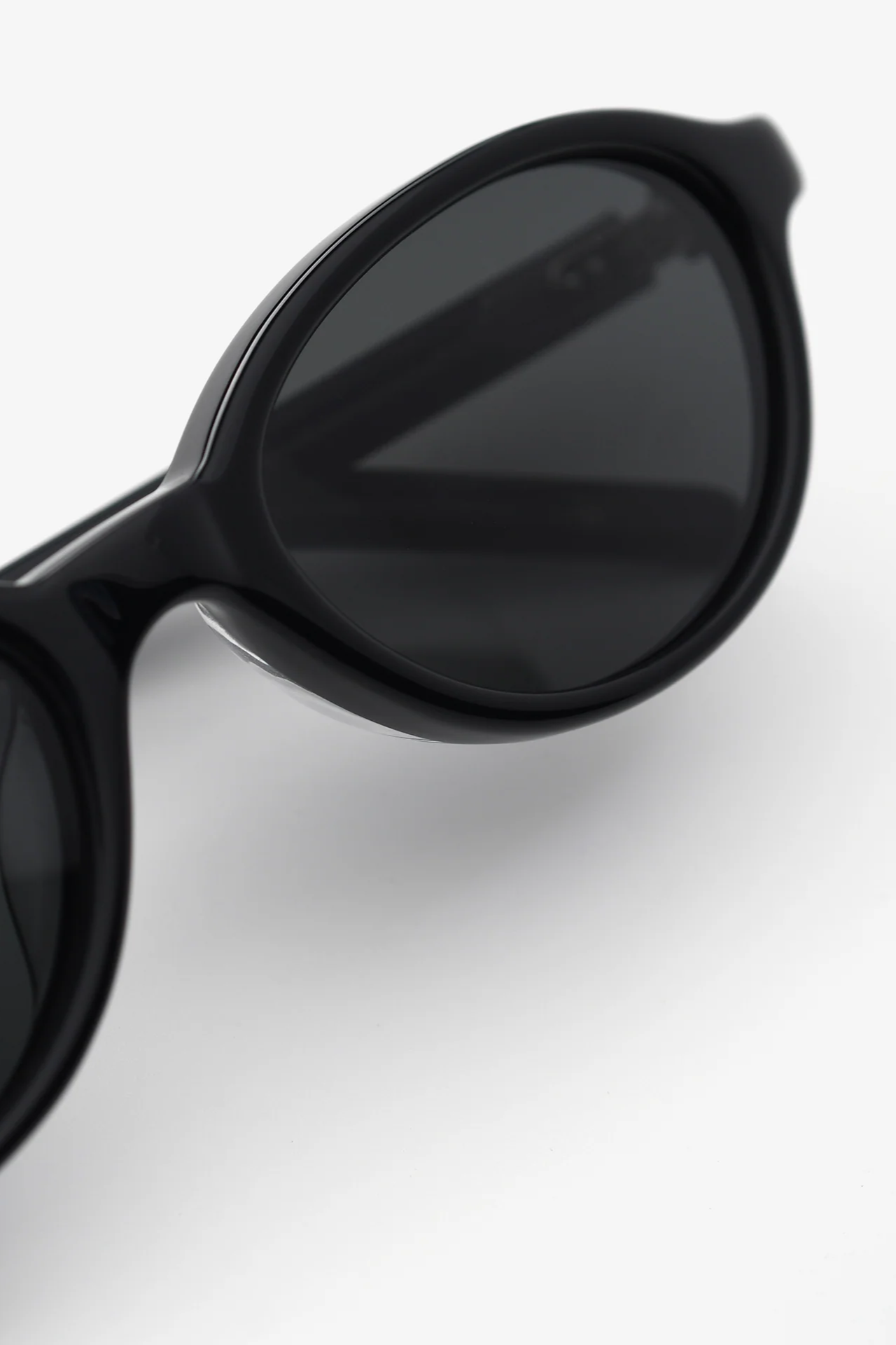 Alien in Black & Black