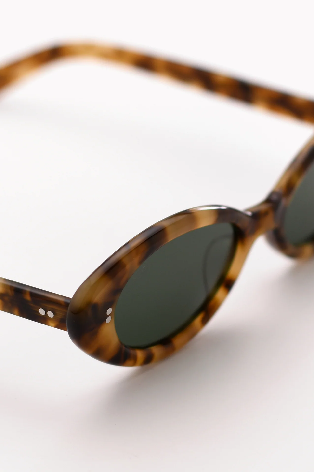 Daisy in Tortoise & Green